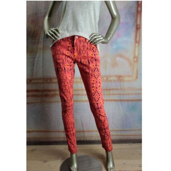 NWT MINKPINK Make Your Mark Printed Stretchy Girlfriend Denim Jeans S - Picture 4 of 7